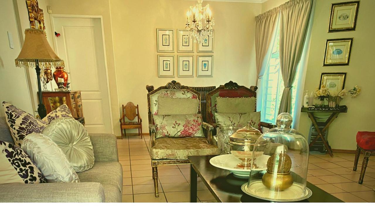 Vair'S Place Guest House In Sandton Paulshof - Apartment, Lux Suites & Spa Johannesburg Bagian luar foto