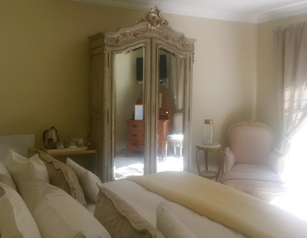 Vair'S Place Guest House In Sandton Paulshof - Apartment, Lux Suites & Spa Johannesburg Bagian luar foto