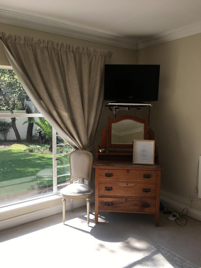 Vair'S Place Guest House In Sandton Paulshof - Apartment, Lux Suites & Spa Johannesburg Bagian luar foto