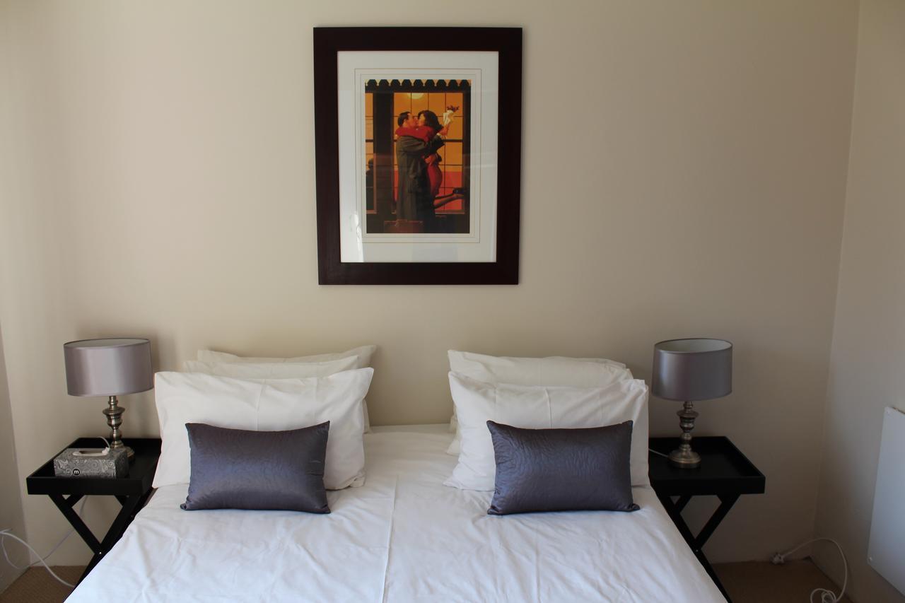 Vair'S Place Guest House In Sandton Paulshof - Apartment, Lux Suites & Spa Johannesburg Bagian luar foto