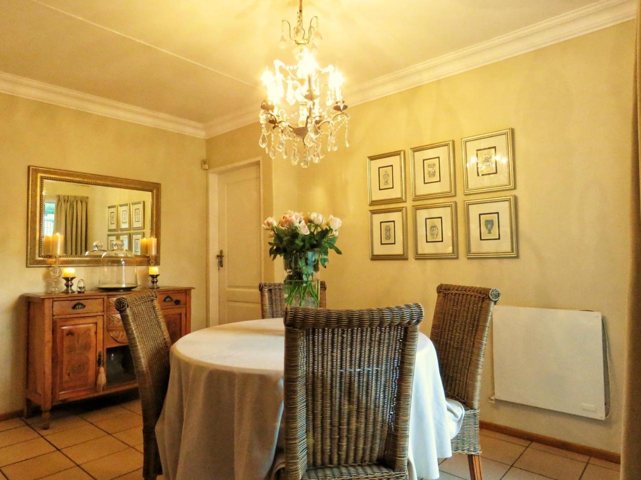 Vair'S Place Guest House In Sandton Paulshof - Apartment, Lux Suites & Spa Johannesburg Bagian luar foto