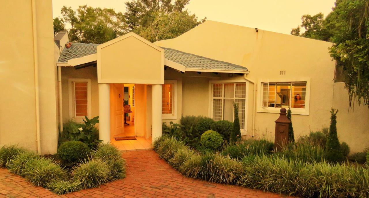 Vair'S Place Guest House In Sandton Paulshof - Apartment, Lux Suites & Spa Johannesburg Bagian luar foto